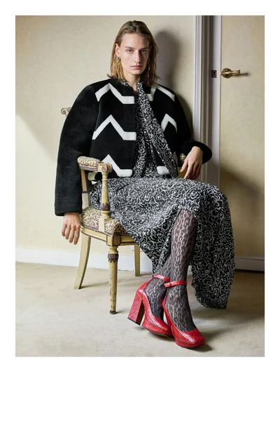 Look 19
